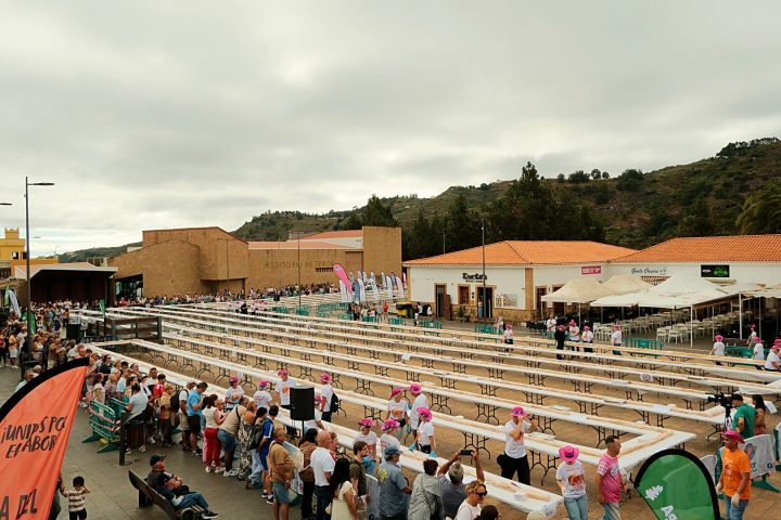 Teror hace historia en la I Feria del Chorizo «Unidos por el Sabor»: un éxito rotundo que supera el récord previsto.